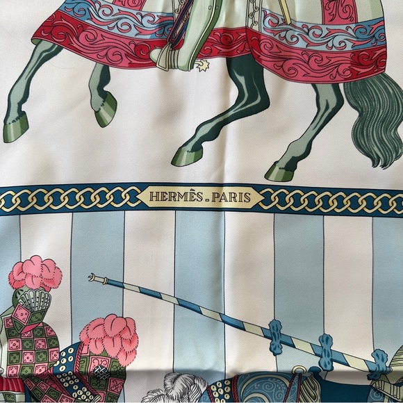 SOLD Hermés Paris 90cm 100% silk scarf ‘Chocs en Plumes’ by Christiane Vauzelles - Picture 3 of 12